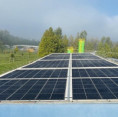 Veolia instaluje na desítkách svých budov FVE a snižuje emise CO2 o stovky tun